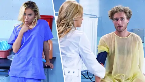 The MUMMY is astonished while a teenage is providing a hand-job